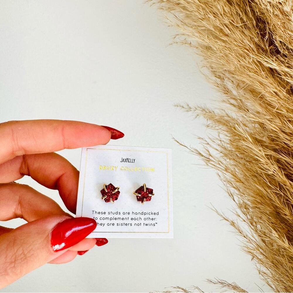 NEW ANTHROPOLOGIE Natural Ruby Red Druzy Stone Gold Earring Studs Jewelry - Picture 2 of 10